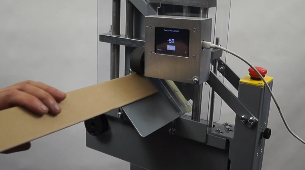 Electric edge protector cutter with digital measuring unit